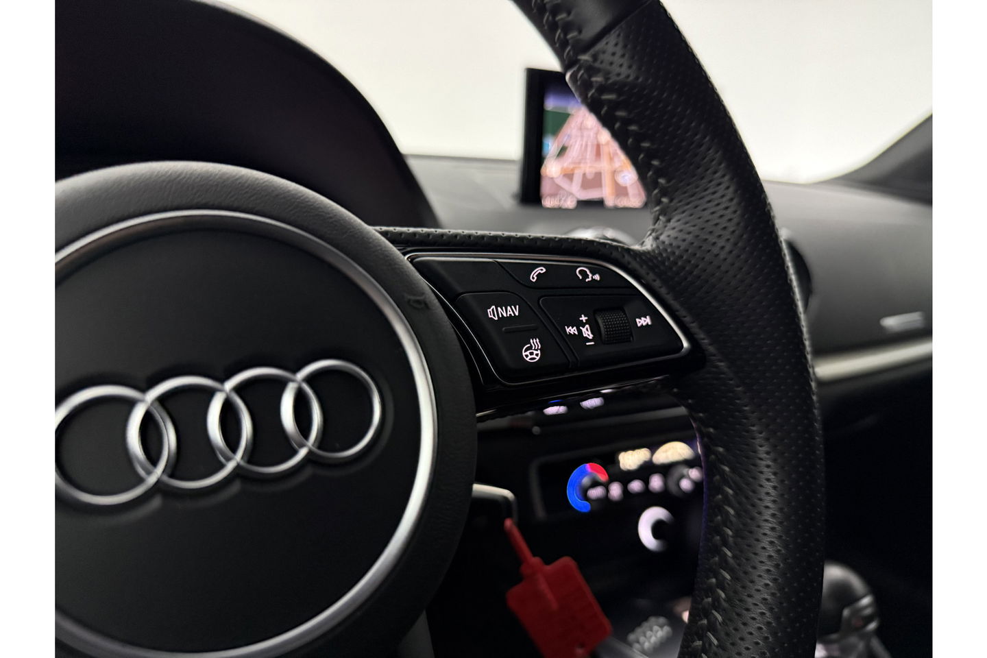 Audi A3 Limousine 30 TFSI S-line Automaat LED Clima Cruise Navigatie Parkeersensoren 18"LMV