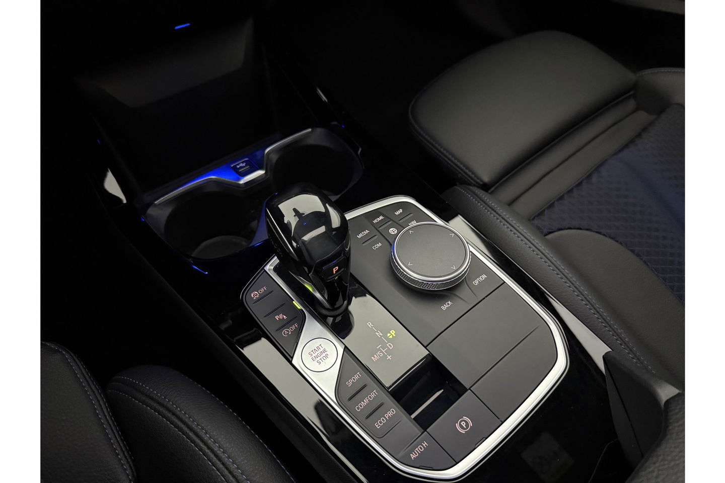 BMW 1-serie 118i M-Sport 141PK Pano Carplay Sfeerverl. Virtual LED Memory Clima Camera Cruise Navi PDC 17"LMV
