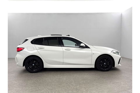 BMW 1-serie 118i M-Sport 141PK Pano Carplay Sfeerverl. Virtual LED Memory Clima Camera Cruise Navi PDC 17"LMV