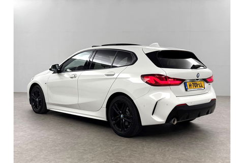 BMW 1-serie 118i M-Sport 141PK Pano Carplay Sfeerverl. Virtual LED Memory Clima Camera Cruise Navi PDC 17"LMV