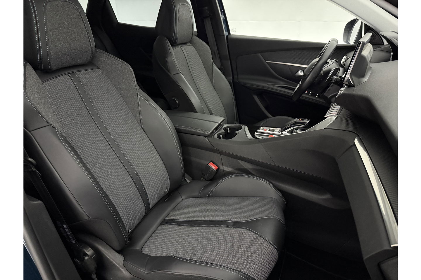 Peugeot 3008 1.6 HYbrid 222PK Allure 360Camera Carplay Virtual LED Trekhaak Clima Cruise Navi PDC 18''LMV