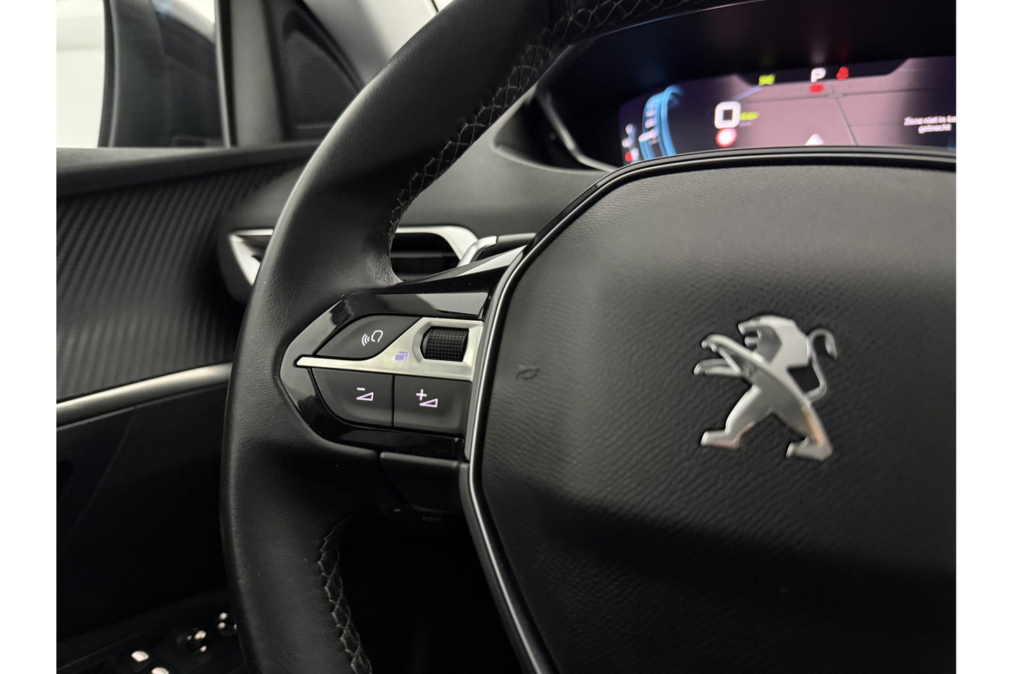 Peugeot 3008 1.6 HYbrid 222PK Allure 360Camera Carplay Virtual LED Trekhaak Clima Cruise Navi PDC 18''LMV