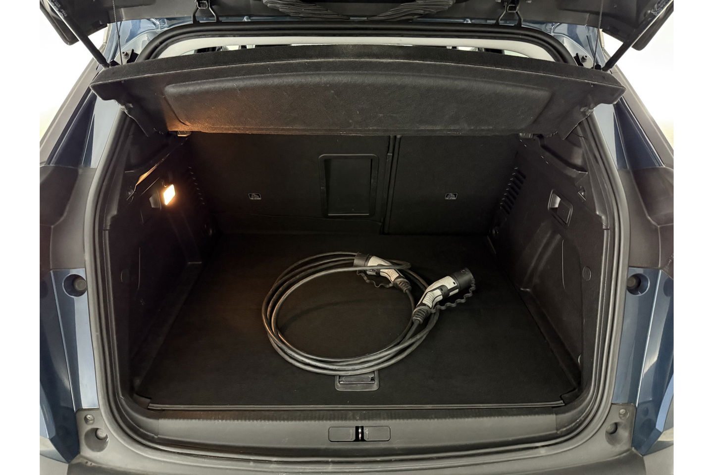 Peugeot 3008 1.6 HYbrid 222PK Allure 360Camera Carplay Virtual LED Trekhaak Clima Cruise Navi PDC 18''LMV
