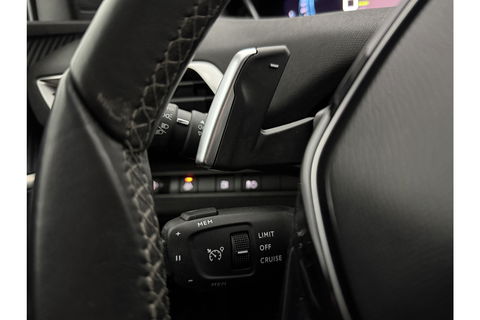 Peugeot 3008 1.6 HYbrid 222PK Allure 360Camera Carplay Virtual LED Trekhaak Clima Cruise Navi PDC 18''LMV