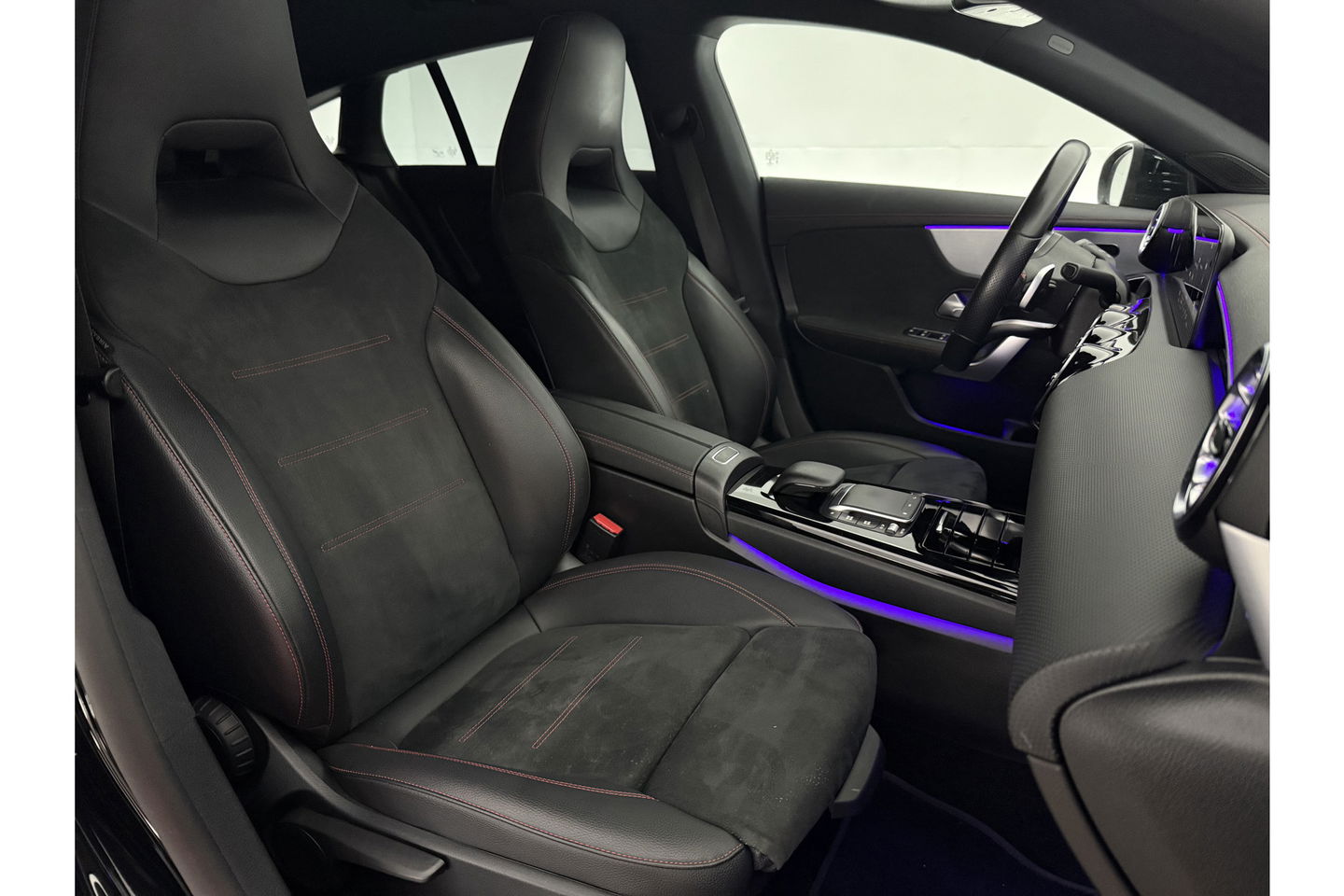 Mercedes-Benz CLA-Klasse 250 e AMG 235PK Hybride Sfeerverl. LED Virtual Trekhaak Camera Cruise Navi 18"LMV PDC