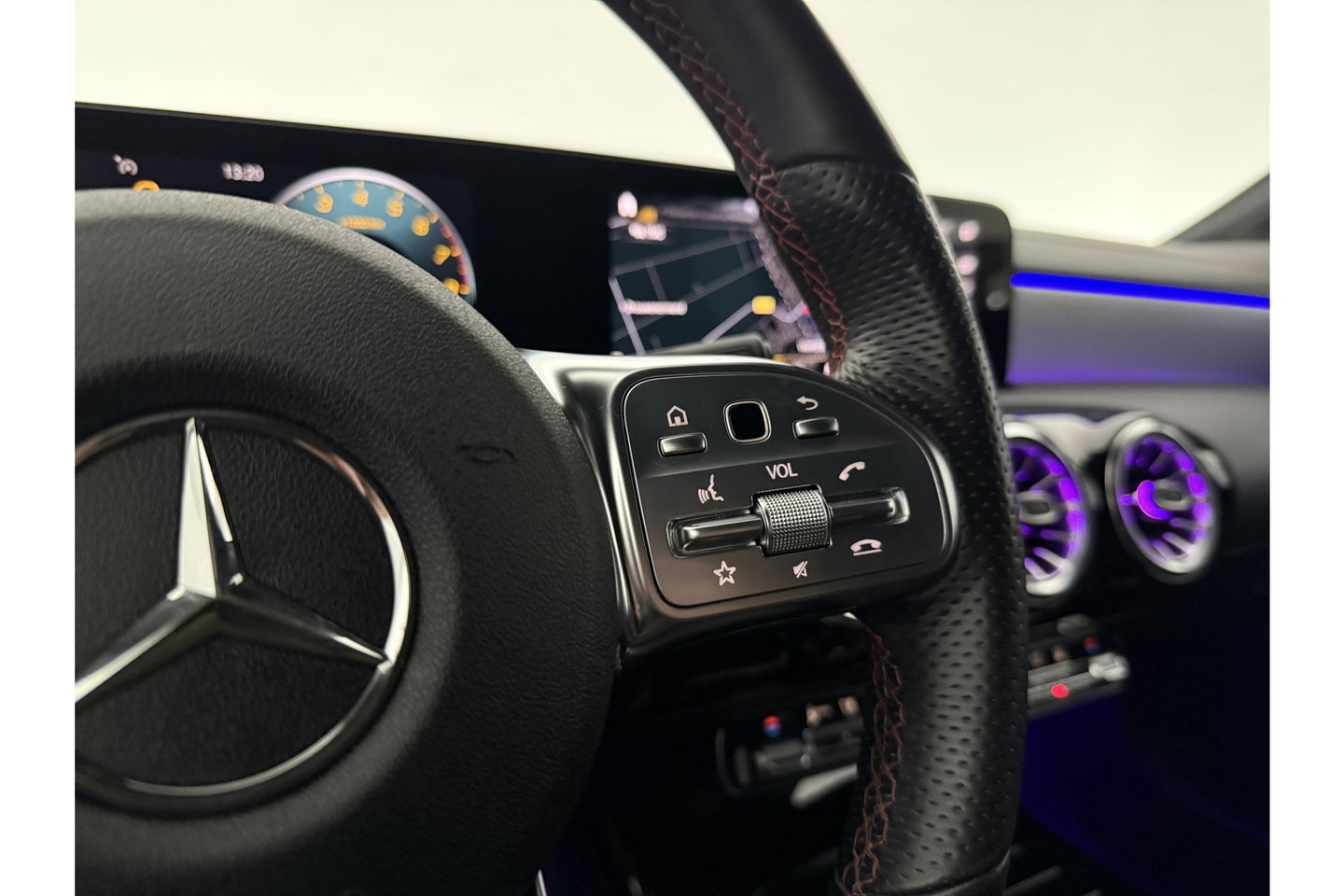 Mercedes-Benz CLA-Klasse 250 e AMG 235PK Hybride Sfeerverl. LED Virtual Trekhaak Camera Cruise Navi 18"LMV PDC