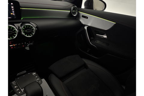 Mercedes-Benz CLA-Klasse 250 e AMG 235PK Hybride Sfeerverl. LED Virtual Trekhaak Camera Cruise Navi 18"LMV PDC