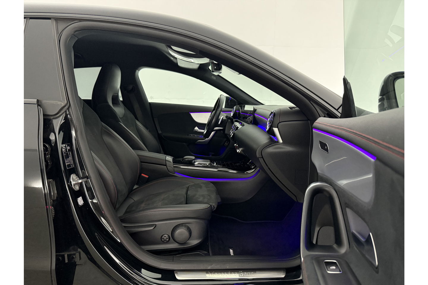 Mercedes-Benz CLA-Klasse 250 e AMG 235PK Hybride Sfeerverl. LED Virtual Trekhaak Camera Cruise Navi 18"LMV PDC