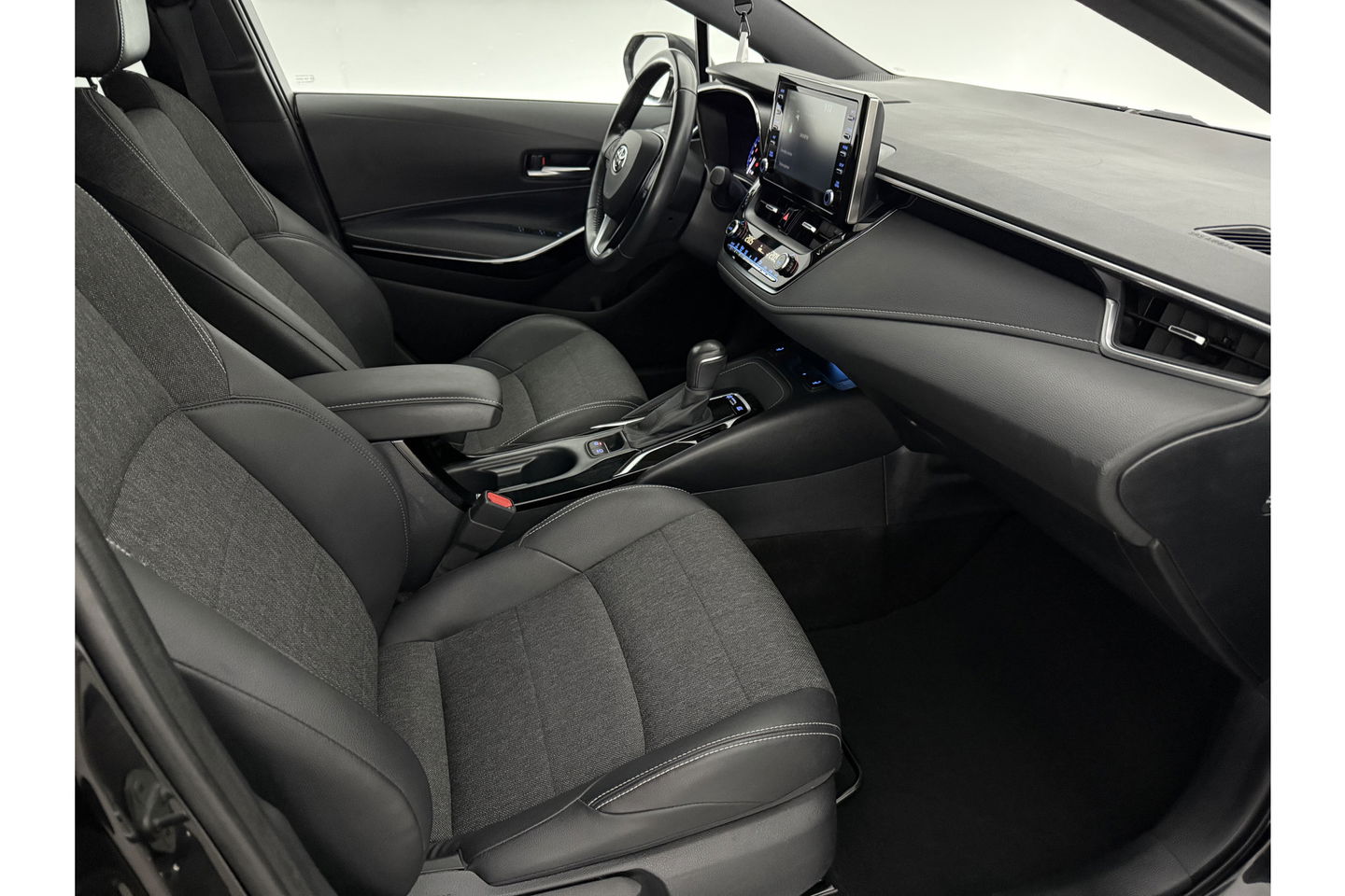 Toyota Corolla 1.8 Hybrid 148PK Camera Clima Cruise LED Virtual Navigatie 17"LMV