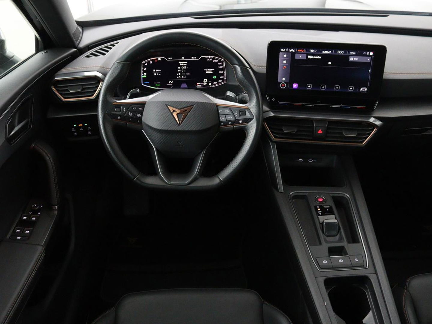 CUPRA Formentor 1.4 e-Hybrid | Leder | Stoel & stuurverwarming | Adaptive cruise | Memory | Full LED | Keyless | Sfeerverlichting | Bluetooth