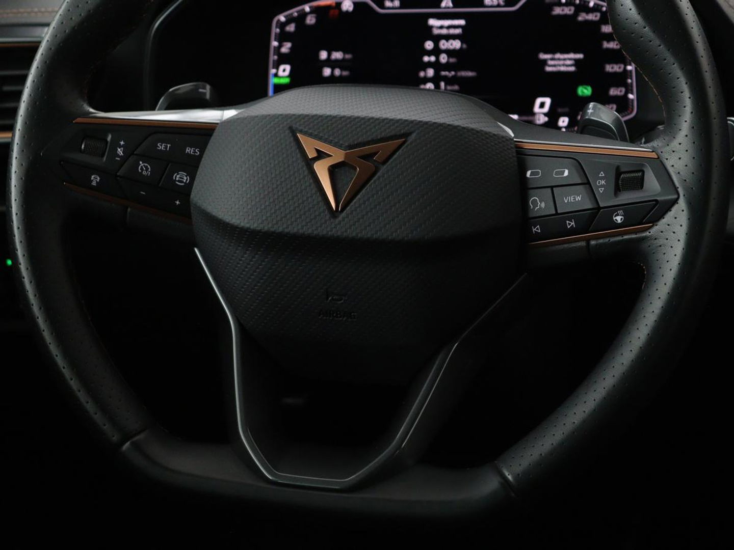 CUPRA Formentor 1.4 e-Hybrid | Leder | Stoel & stuurverwarming | Adaptive cruise | Memory | Full LED | Keyless | Sfeerverlichting | Bluetooth