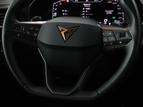 CUPRA Formentor 1.4 e-Hybrid | Leder | Stoel & stuurverwarming | Adaptive cruise | Memory | Full LED | Keyless | Sfeerverlichting | Bluetooth