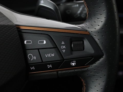 CUPRA Formentor 1.4 e-Hybrid | Leder | Stoel & stuurverwarming | Adaptive cruise | Memory | Full LED | Keyless | Sfeerverlichting | Bluetooth