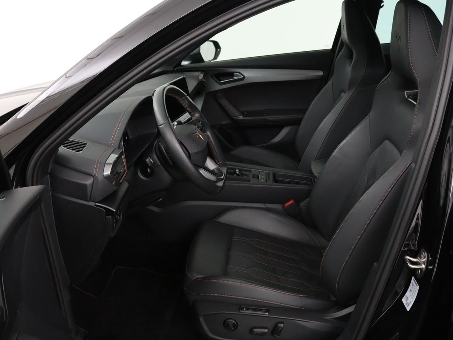 CUPRA Formentor 1.4 e-Hybrid | Leder | Stoel & stuurverwarming | Adaptive cruise | Memory | Full LED | Keyless | Sfeerverlichting | Bluetooth