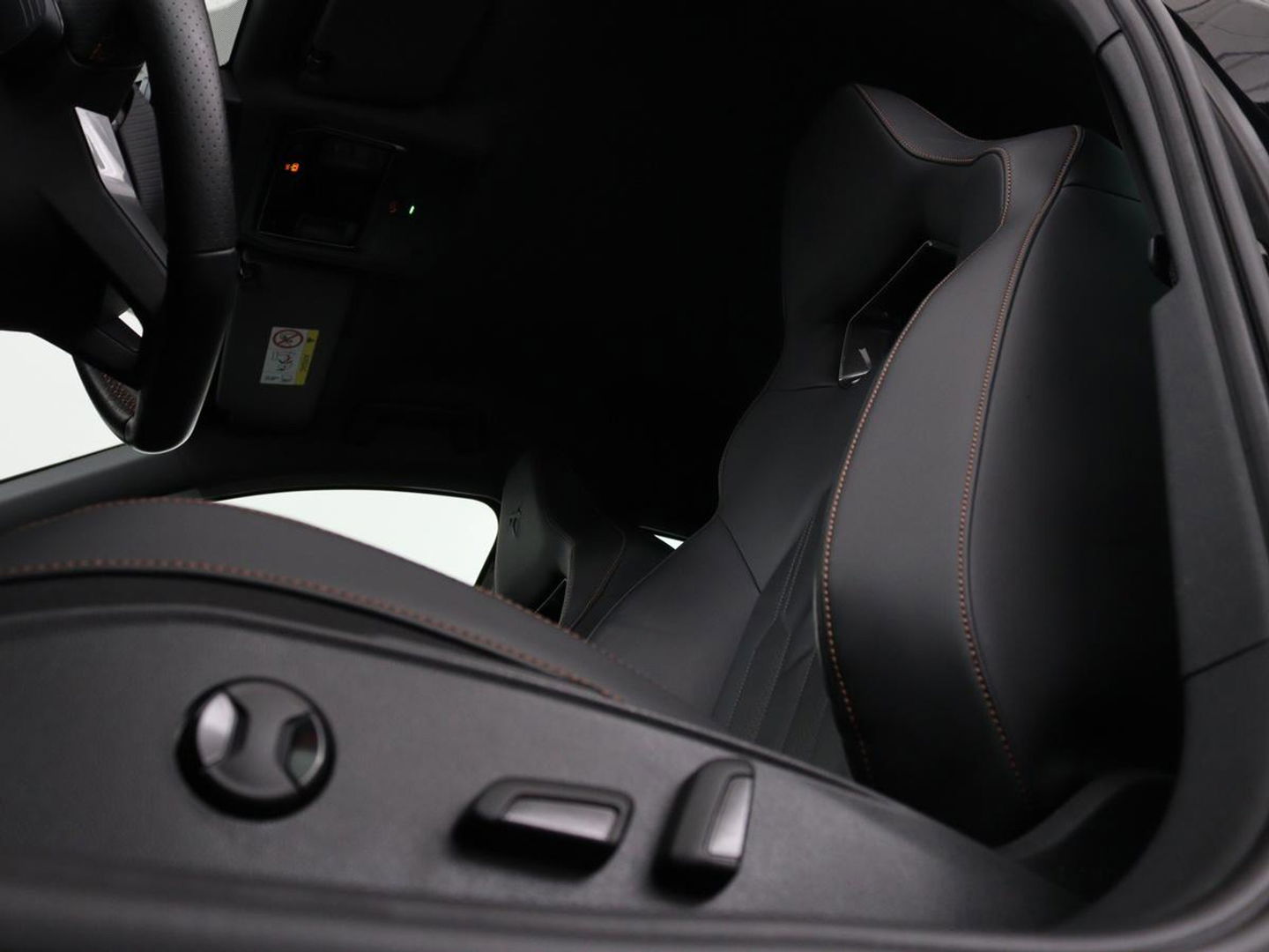 CUPRA Formentor 1.4 e-Hybrid | Leder | Stoel & stuurverwarming | Adaptive cruise | Memory | Full LED | Keyless | Sfeerverlichting | Bluetooth
