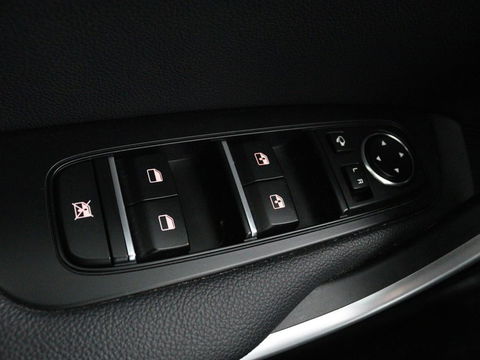 Kia Xceed 1.6 GDI PHEV | Carplay | Navigatie | Half leder | Climate control | Keyless | Full LED | Cruise control | Bluetooth