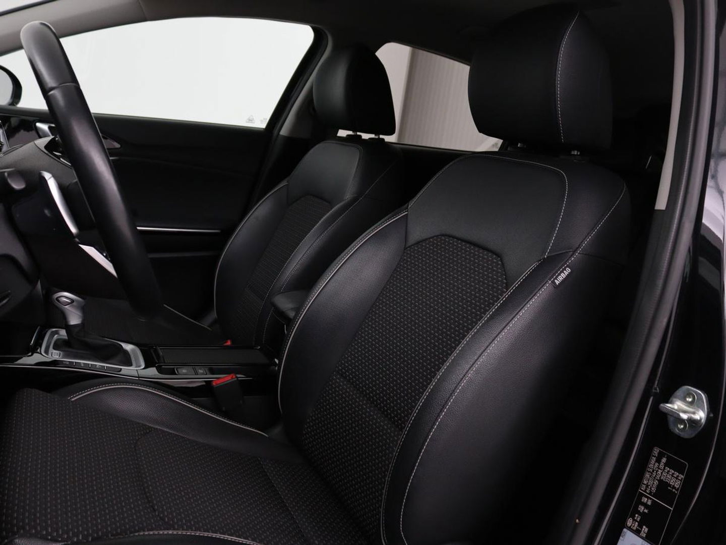 Kia Xceed 1.6 GDI PHEV | Carplay | Navigatie | Half leder | Climate control | Keyless | Full LED | Cruise control | Bluetooth