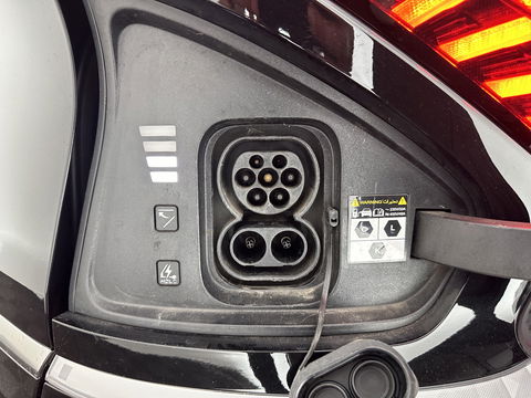 Kia Ev6 Plus 77.4 kWh [ 3-Fase ] (INCL-BTW) *HEAT-PUMP | LUXURY-LEATHER | ADAPT-CRUISE | WIDE-SCREEN-DIGI-COCKPIT | MERIDIAN-AUDIO | MEMORY-PACK | FULL-LED | KEYLESS | CAMERA | DAB | BLIND-SPOT | NAVI-FULLMAP | ...