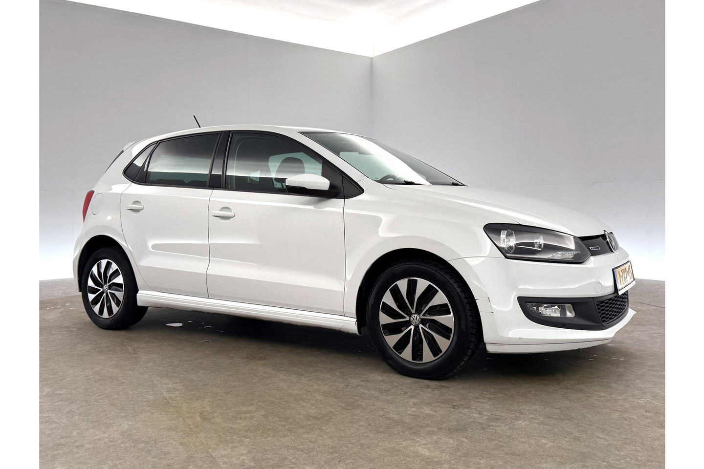 Volkswagen Polo 1.4 TDI Airco Cruise Navigatie Bluetooth Elektrpakket 15"LMV
