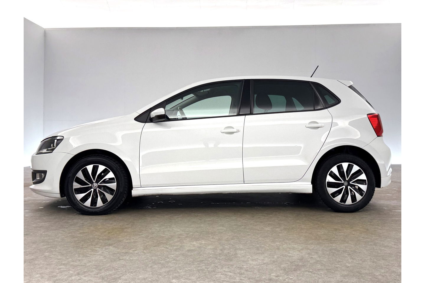 Volkswagen Polo 1.4 TDI Airco Cruise Navigatie Bluetooth Elektrpakket 15"LMV