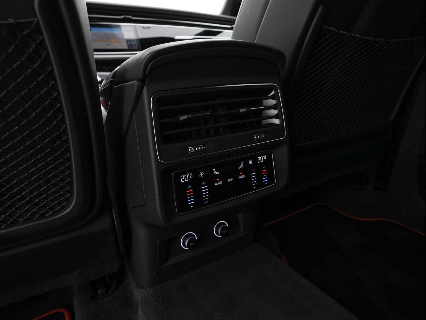 Audi Q8 50 TDI Quattro Pro Line S Aut. *PANO | LUXURY-LEATHER | HEAD-UP | HD-MATRIX | SOFT-CLOSE | TOPVIEW | DIGI-COCKPIT | MEMORY-PACK | SPORT-SEATS | KEYLESS | AIR-SUSPENSION | AMBIENT-LIGHT | DAB+ | NAVI-FULLMAP | TOWBAR |