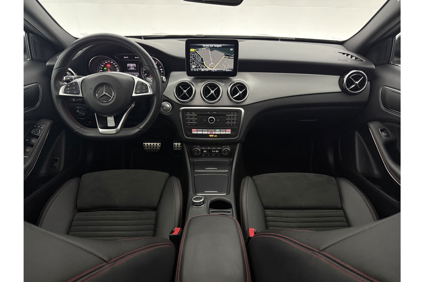 Mercedes-Benz GLA 180 AMG Night Upgrade Pano LED Camera Carplay Clima Cruise Navigatie PDC 19''LMV