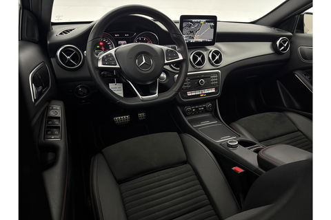 Mercedes-Benz GLA 180 AMG Night Upgrade Pano LED Camera Carplay Clima Cruise Navigatie PDC 19''LMV