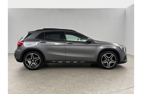 Mercedes-Benz GLA 180 AMG Night Upgrade Pano LED Camera Carplay Clima Cruise Navigatie PDC 19''LMV
