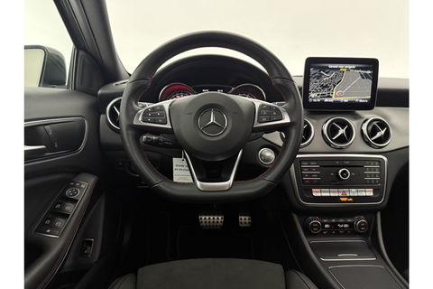Mercedes-Benz GLA 180 AMG Night Upgrade Pano LED Camera Carplay Clima Cruise Navigatie PDC 19''LMV