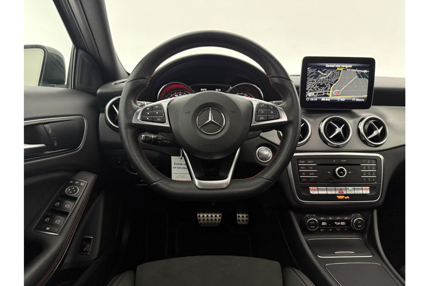 Mercedes-Benz GLA 180 AMG Night Upgrade Pano LED Camera Carplay Clima Cruise Navigatie PDC 19''LMV