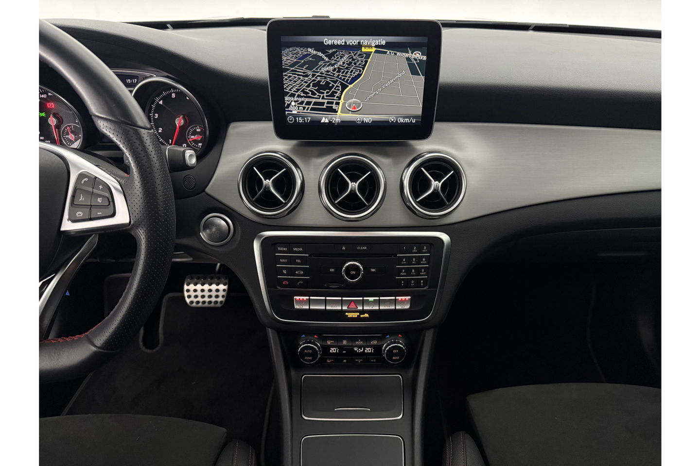 Mercedes-Benz GLA 180 AMG Night Upgrade Pano LED Camera Carplay Clima Cruise Navigatie PDC 19''LMV