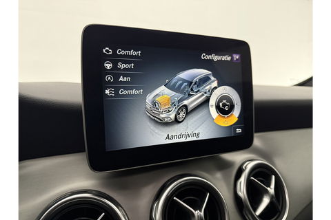Mercedes-Benz GLA 180 AMG Night Upgrade Pano LED Camera Carplay Clima Cruise Navigatie PDC 19''LMV