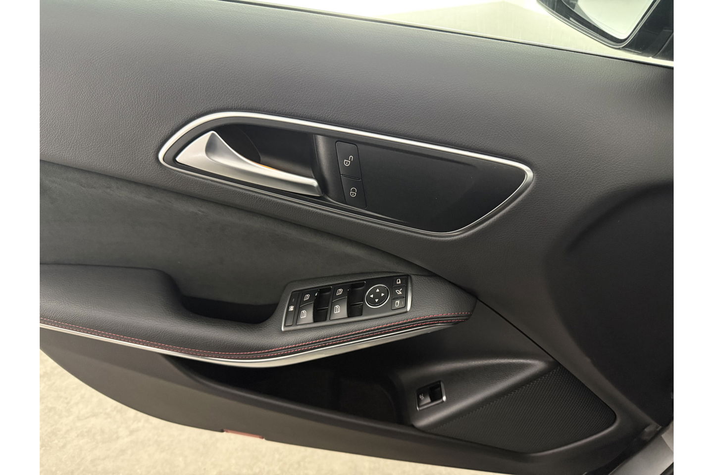 Mercedes-Benz GLA 180 AMG Night Upgrade Pano LED Camera Carplay Clima Cruise Navigatie PDC 19''LMV