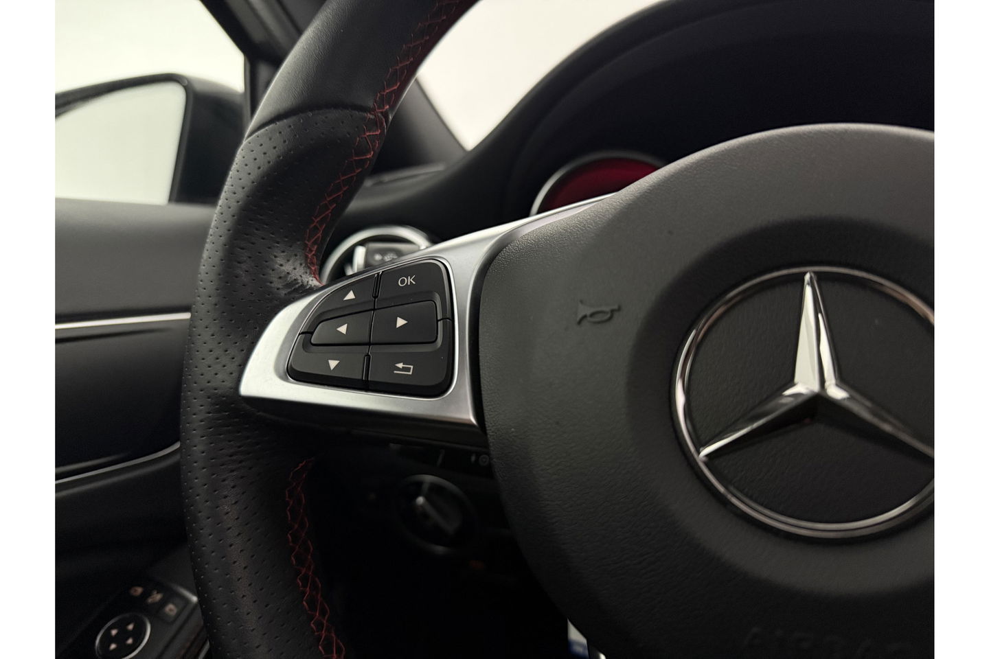 Mercedes-Benz GLA 180 AMG Night Upgrade Pano LED Camera Carplay Clima Cruise Navigatie PDC 19''LMV