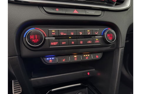 Kia Xceed 1.6 GDi PHEV ExecutiveLine 165PK Parelmoer Pano Carplay Camera LED Virtual Memory-Seats Leder 18"LMV Clima Navi PDC Stoel/Stuurverwarming