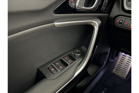 Kia Xceed 1.6 GDi PHEV ExecutiveLine 165PK Parelmoer Pano Carplay Camera LED Virtual Memory-Seats Leder 18"LMV Clima Navi PDC Stoel/Stuurverwarming
