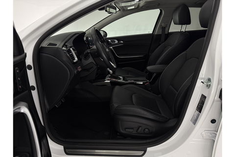 Kia Xceed 1.6 GDi PHEV ExecutiveLine 165PK Parelmoer Pano Carplay Camera LED Virtual Memory-Seats Leder 18"LMV Clima Navi PDC Stoel/Stuurverwarming