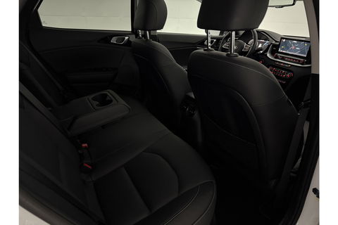 Kia Xceed 1.6 GDi PHEV ExecutiveLine 165PK Parelmoer Pano Carplay Camera LED Virtual Memory-Seats Leder 18"LMV Clima Navi PDC Stoel/Stuurverwarming