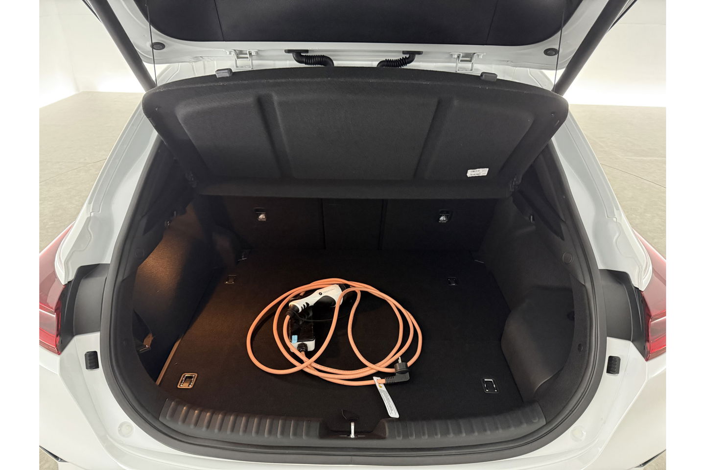 Kia Xceed 1.6 GDi PHEV ExecutiveLine 165PK Parelmoer Pano Carplay Camera LED Virtual Memory-Seats Leder 18"LMV Clima Navi PDC Stoel/Stuurverwarming