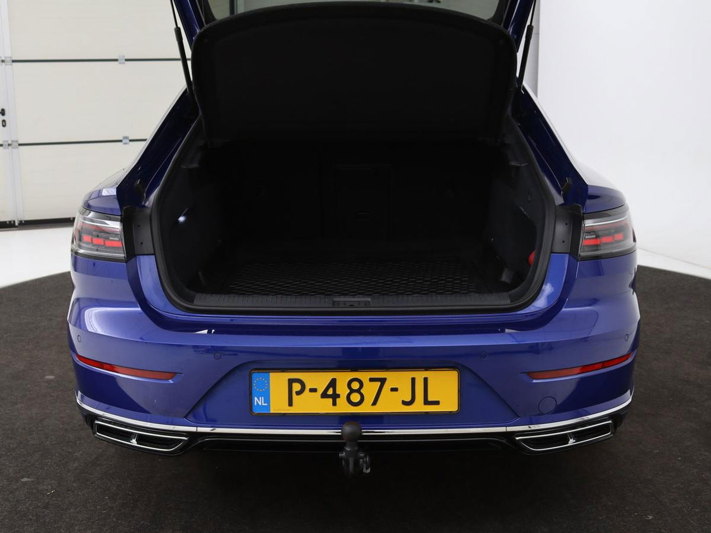 Volkswagen Arteon 1.4 TSI eHybrid R-Line Business+ | Panoramadak | Trekhaak | Stoelverwarming | Matrix LED | Adaptive cruise | Leder/Alcantara | Carplay | Camera | Keyless