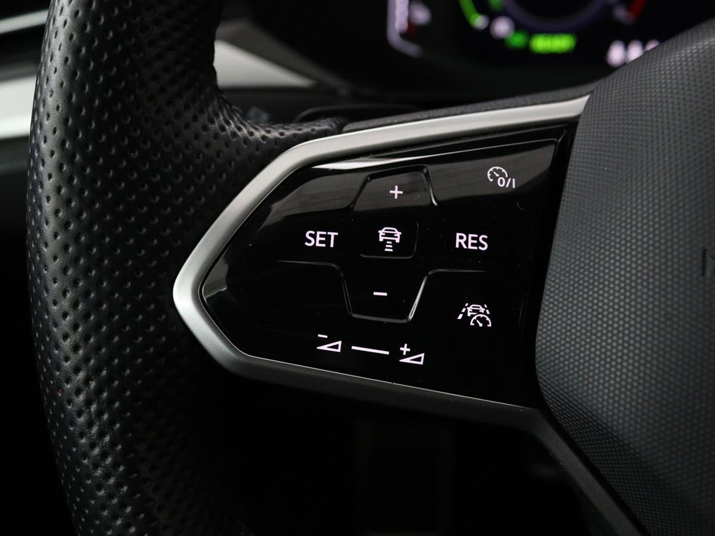 Volkswagen Arteon 1.4 TSI eHybrid R-Line Business+ | Panoramadak | Trekhaak | Stoelverwarming | Matrix LED | Adaptive cruise | Leder/Alcantara | Carplay | Camera | Keyless