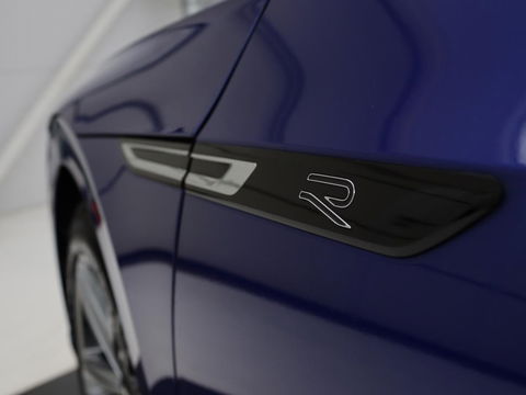 Volkswagen Arteon 1.4 TSI eHybrid R-Line Business+ | Panoramadak | Trekhaak | Stoelverwarming | Matrix LED | Adaptive cruise | Leder/Alcantara | Carplay | Camera | Keyless