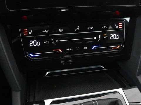 Volkswagen Arteon 1.4 TSI eHybrid R-Line Business+ | Panoramadak | Trekhaak | Stoelverwarming | Matrix LED | Adaptive cruise | Leder/Alcantara | Carplay | Camera | Keyless