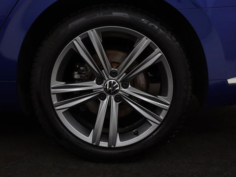 Volkswagen Arteon 1.4 TSI eHybrid R-Line Business+ | Panoramadak | Trekhaak | Stoelverwarming | Matrix LED | Adaptive cruise | Leder/Alcantara | Carplay | Camera | Keyless