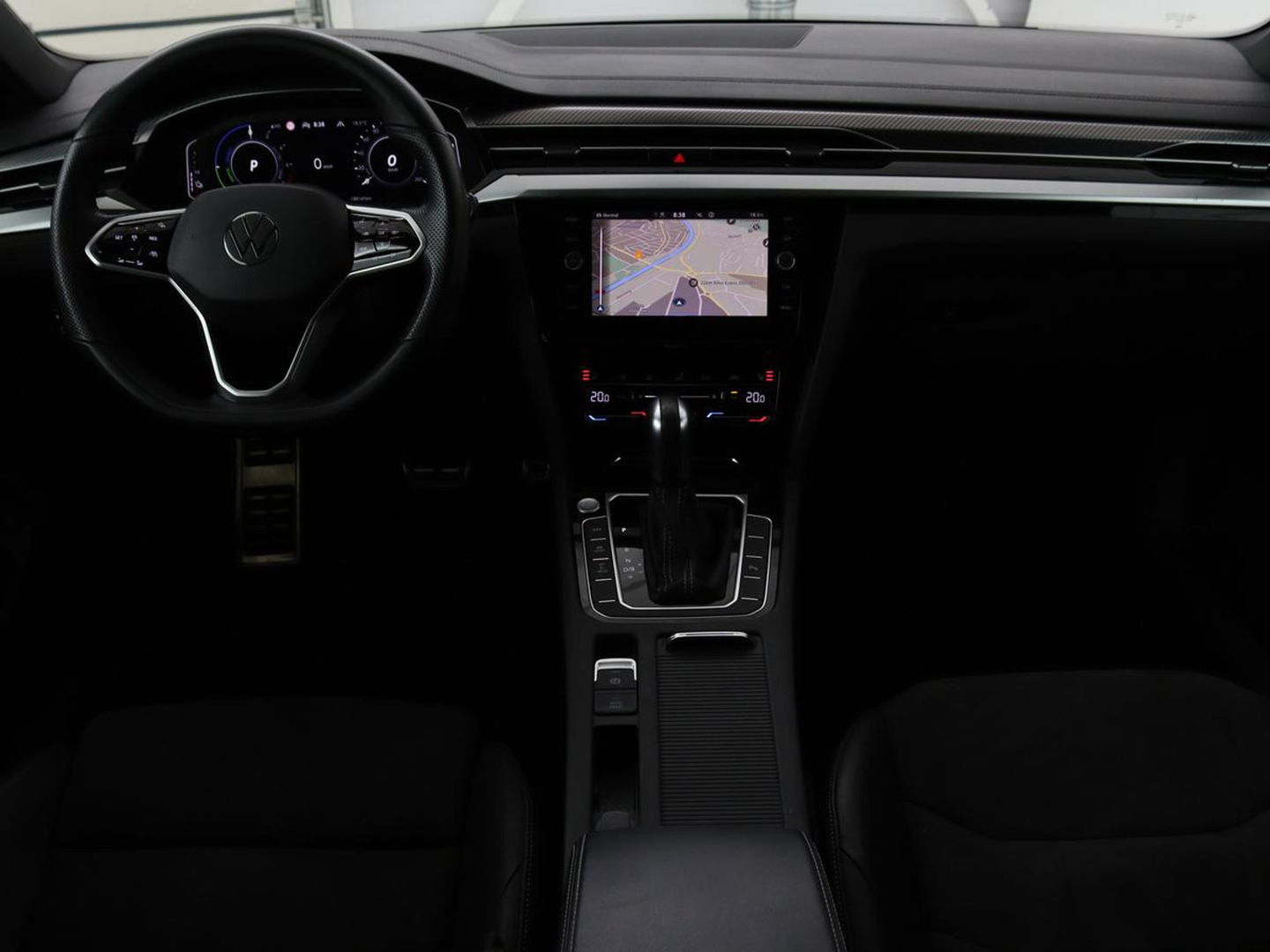 Volkswagen Arteon 1.4 TSI eHybrid R-Line Business+ | Panoramadak | Trekhaak | Stoelverwarming | Matrix LED | Adaptive cruise | Leder/Alcantara | Carplay | Camera | Keyless