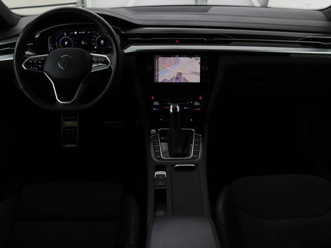 Volkswagen Arteon 1.4 TSI eHybrid R-Line Business+ | Panoramadak | Trekhaak | Stoelverwarming | Matrix LED | Adaptive cruise | Leder/Alcantara | Carplay | Camera | Keyless