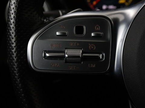 Mercedes-Benz C-Klasse 160 Business Solutions AMG | Stoelverwarming | Trekhaak | Leder/Alcantara | Camera | Navigatie | Park Assist | Full LED | Climate control