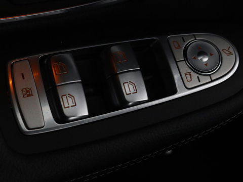 Mercedes-Benz C-Klasse 160 Business Solutions AMG | Stoelverwarming | Trekhaak | Leder/Alcantara | Camera | Navigatie | Park Assist | Full LED | Climate control