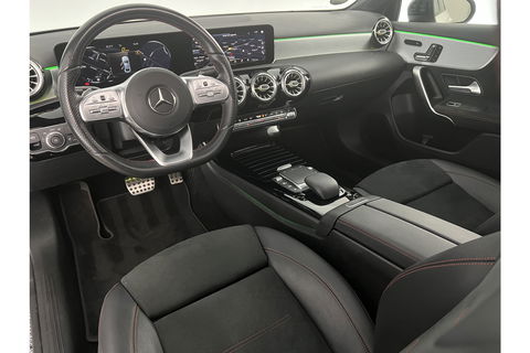 Mercedes-Benz A-Klasse 250 e AMG 235PK Hybride Pano Memory Sfeerverl. LED Virtual Camera Cruise Clima Navi PDC 18"LMV