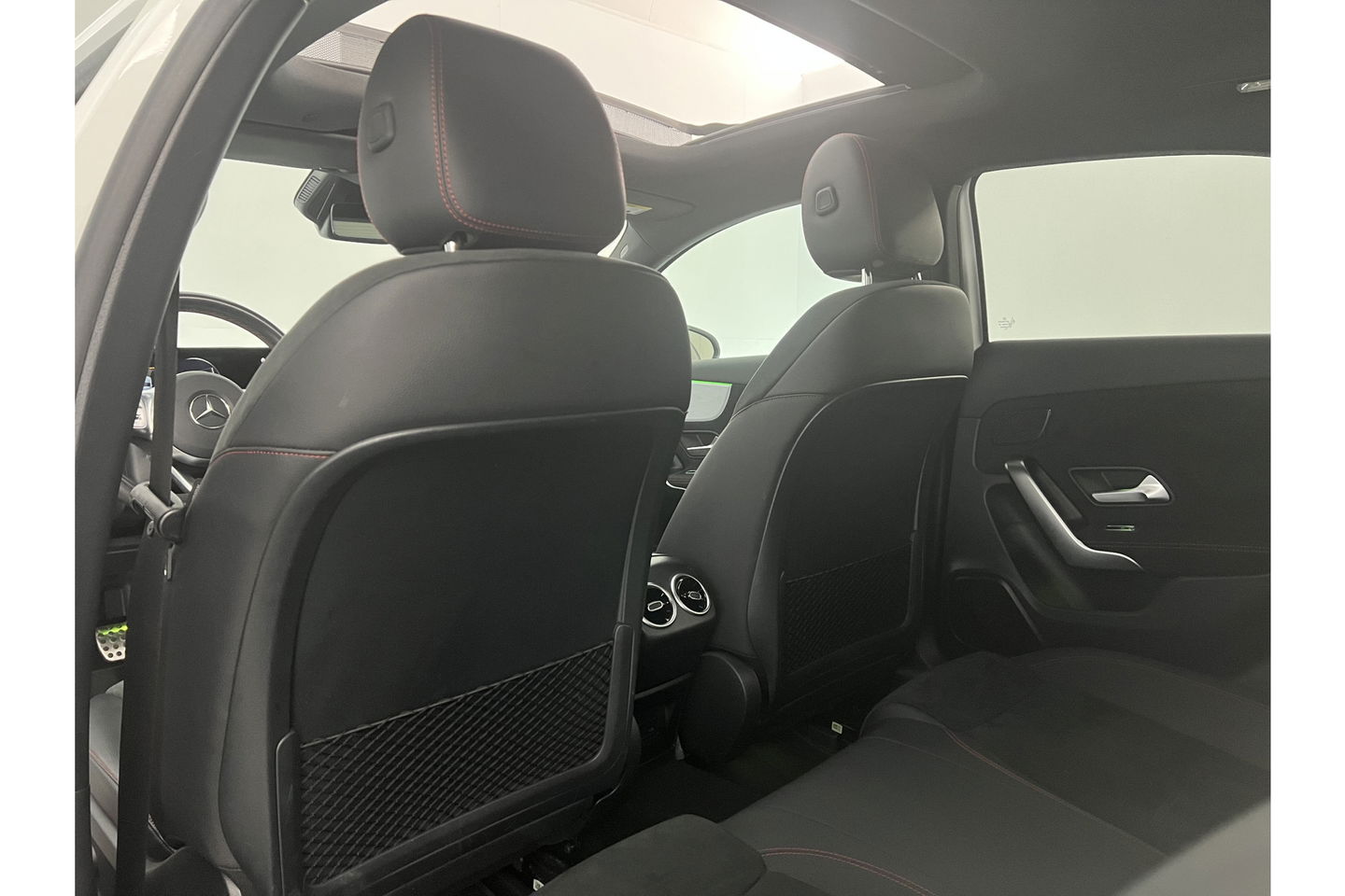 Mercedes-Benz A-Klasse 250 e AMG 235PK Hybride Pano Memory Sfeerverl. LED Virtual Camera Cruise Clima Navi PDC 18"LMV